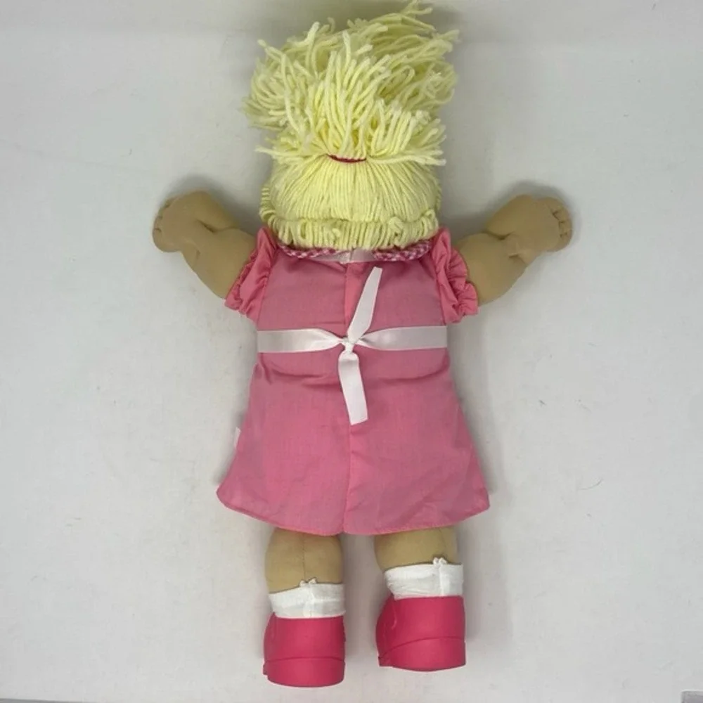 Vtg Cabbage Patch Kids Blonde Hair/Blue Eyes Girl Xavier Signed CPK Clothing 16